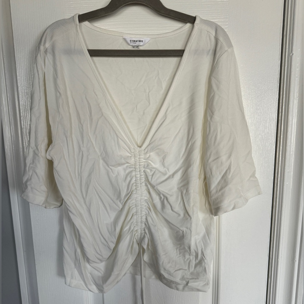 Ribbed white rouched shirt